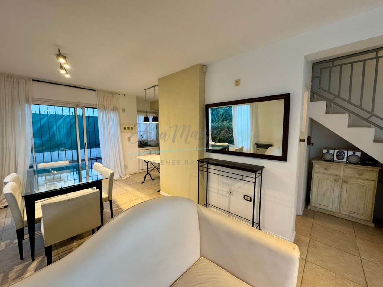 DUPLEX CUATRO AMBIENTES EN ALQUILER ANUAL - PINAMAR CENTRO 