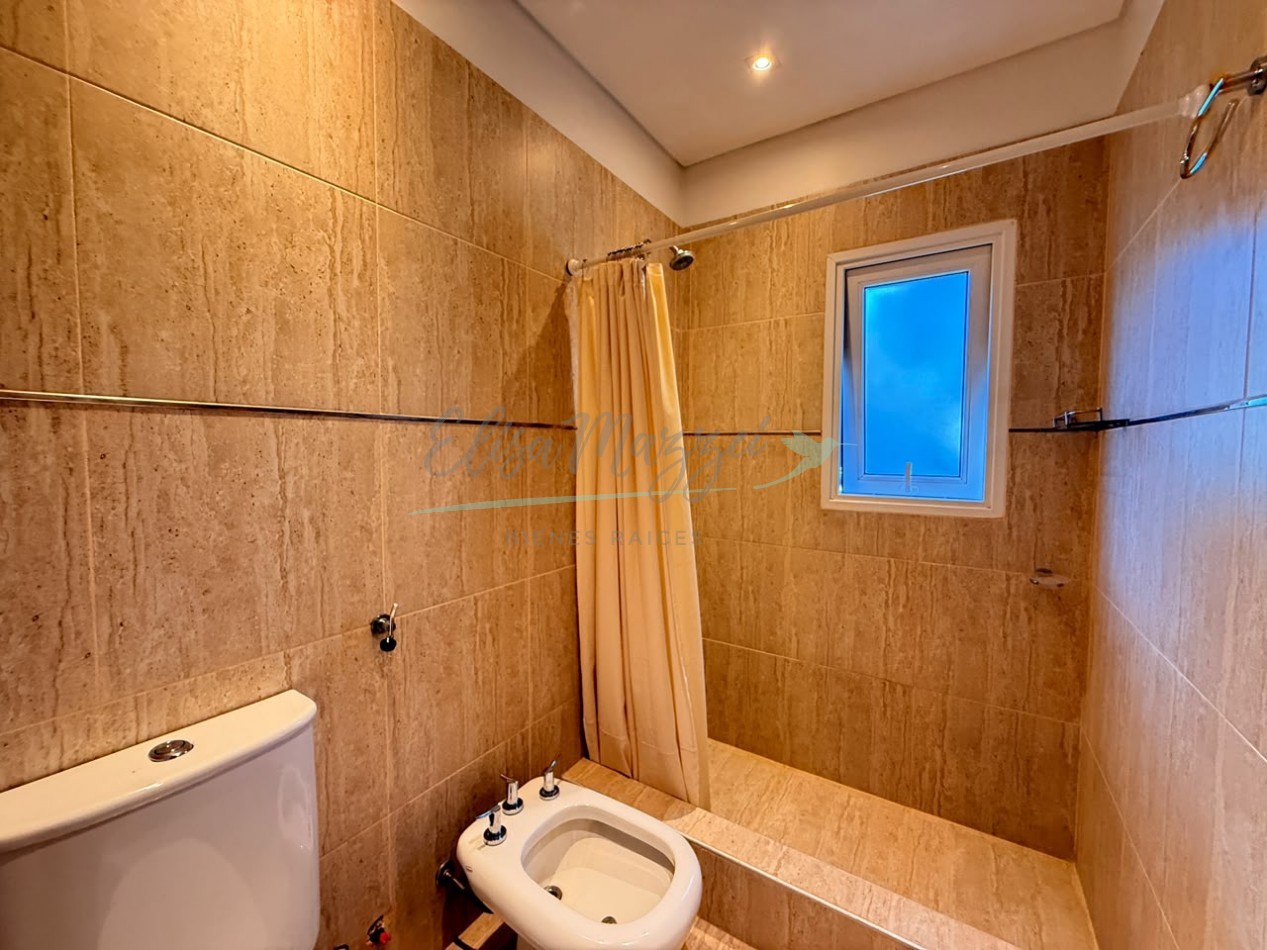 CASA EN ALQUILER ANUAL - LA HERRADURA PINAMAR