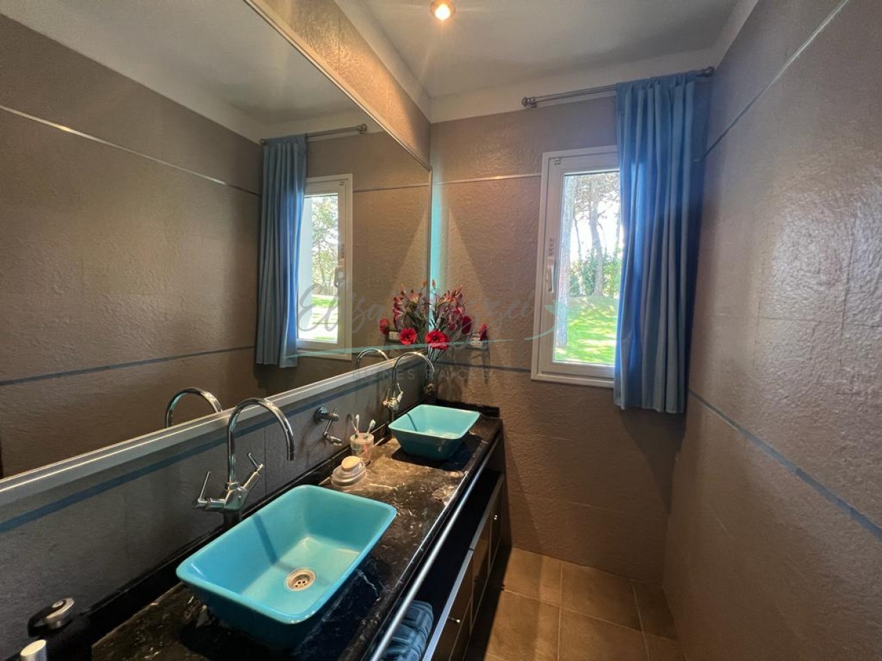 CASA EN VENTA - PINAMAR - FACILIDADES DE PAGO