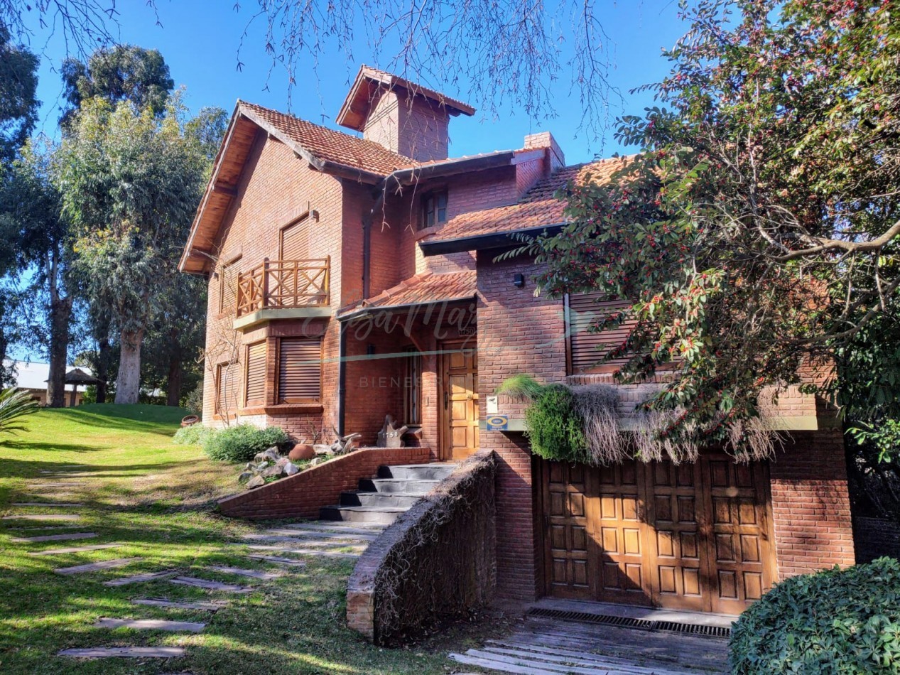 CASA EN VENTA - PINAMAR CENTRO