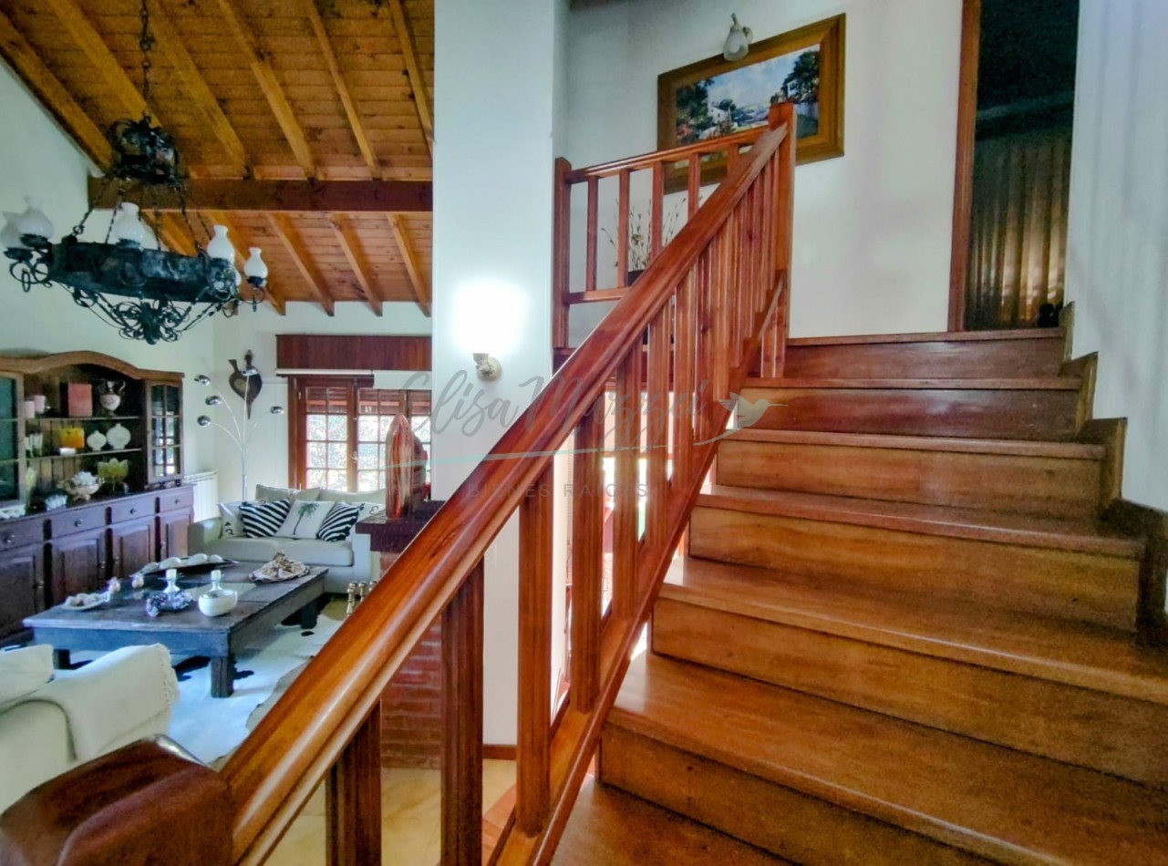 CASA EN VENTA - PINAMAR CENTRO