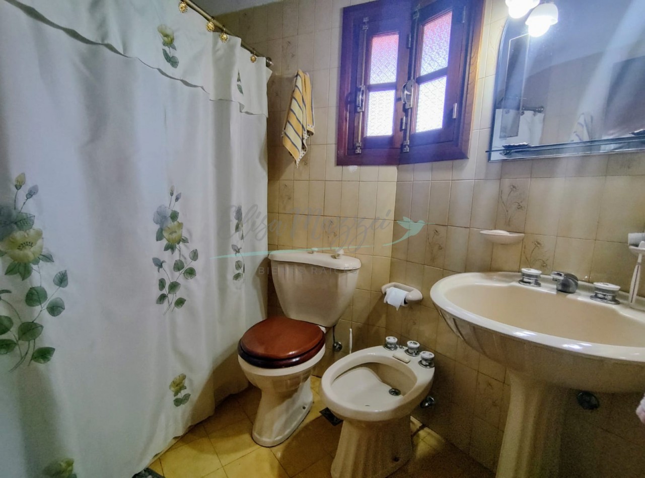 CASA EN VENTA - PINAMAR CENTRO