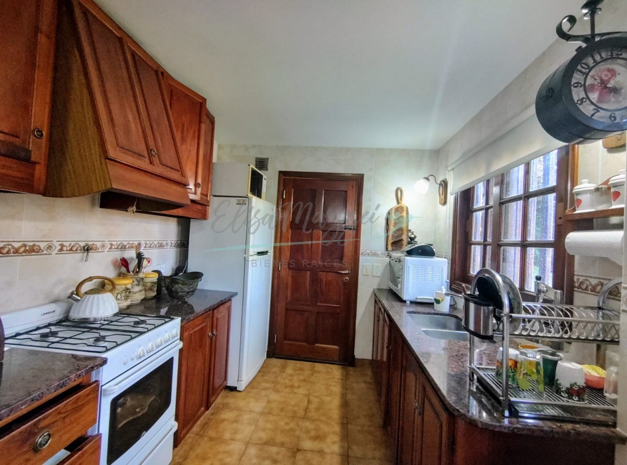 CASA EN VENTA - PINAMAR CENTRO