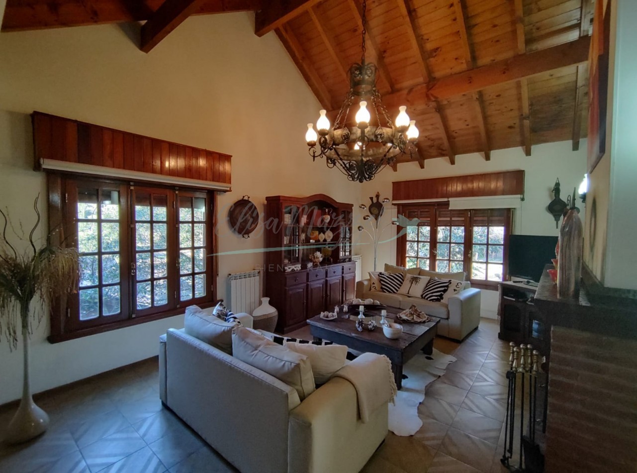 CASA EN VENTA - PINAMAR CENTRO