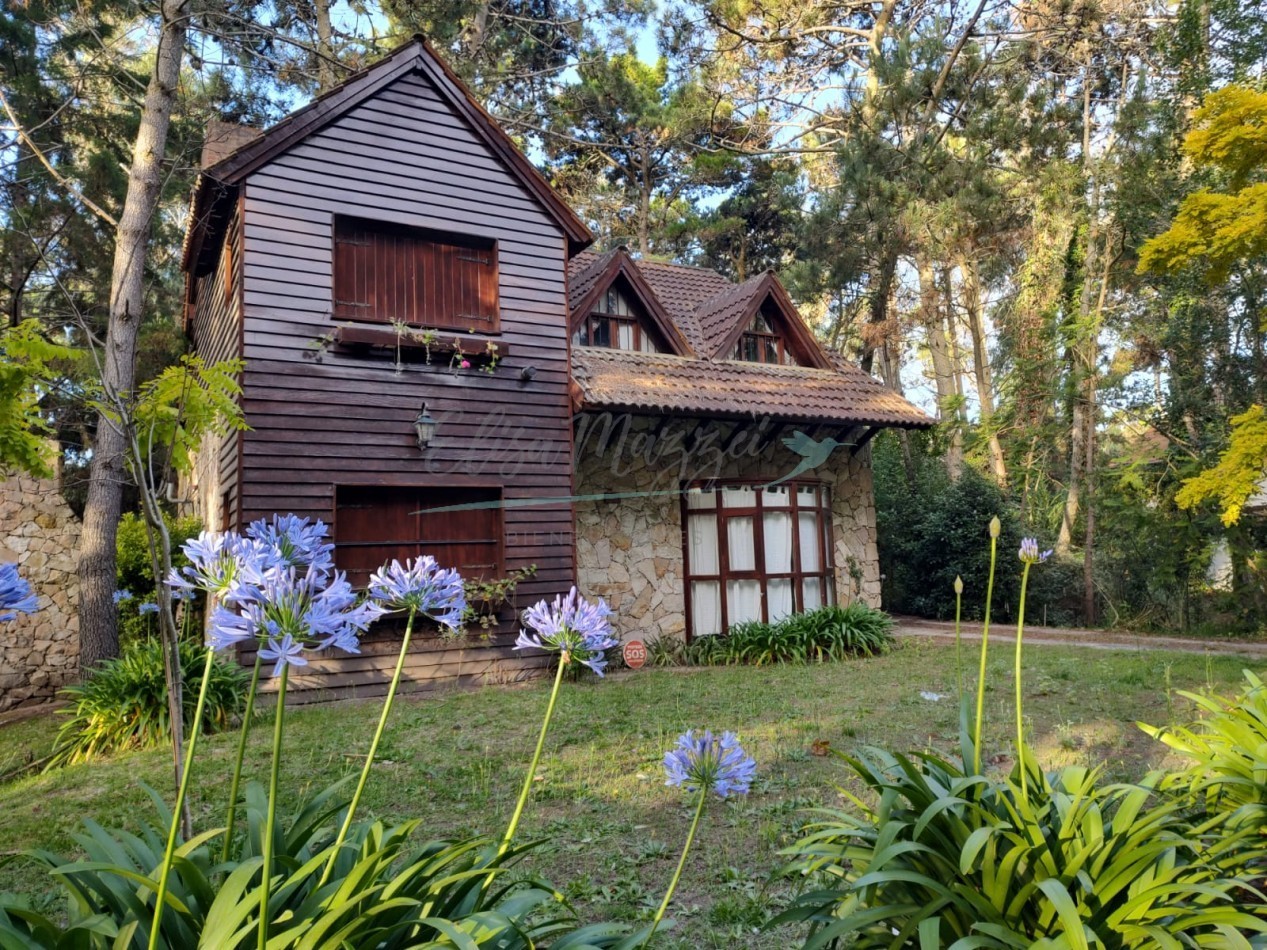 CASA EN VENTA - VALERIA DEL MAR