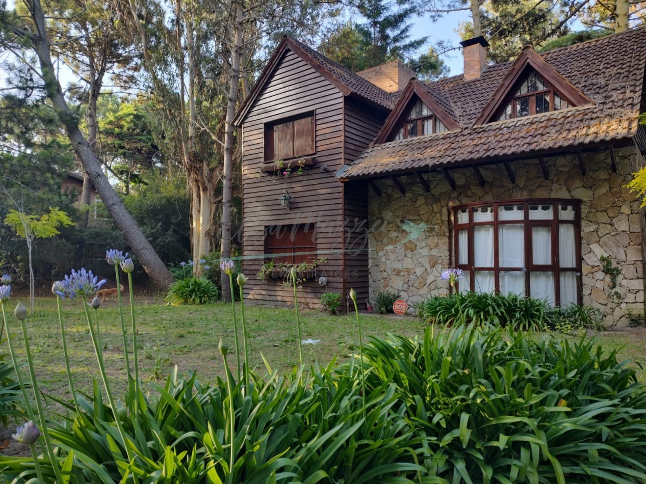 CASA EN VENTA - VALERIA DEL MAR