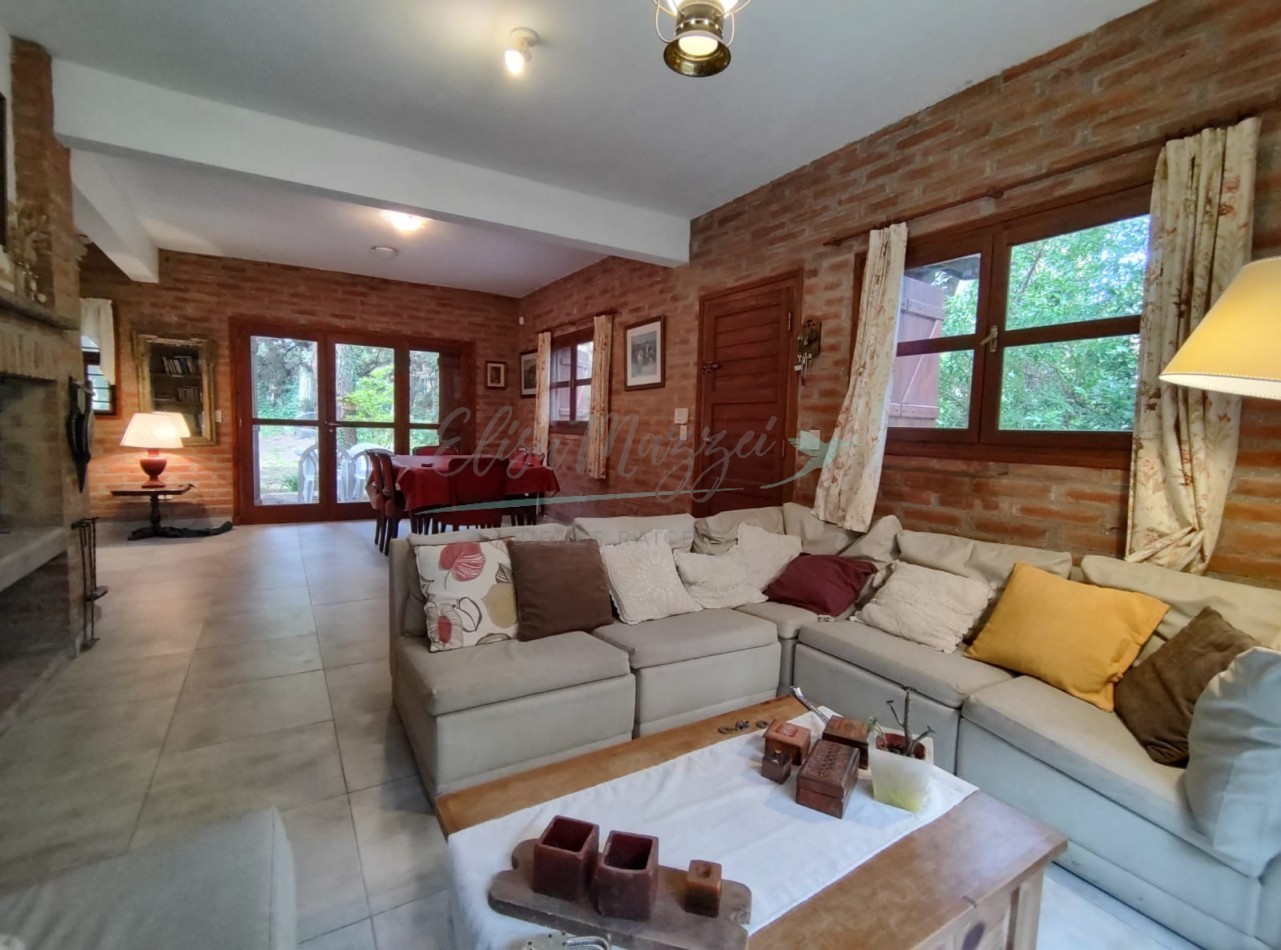 CASA EN VENTA - VALERIA DEL MAR