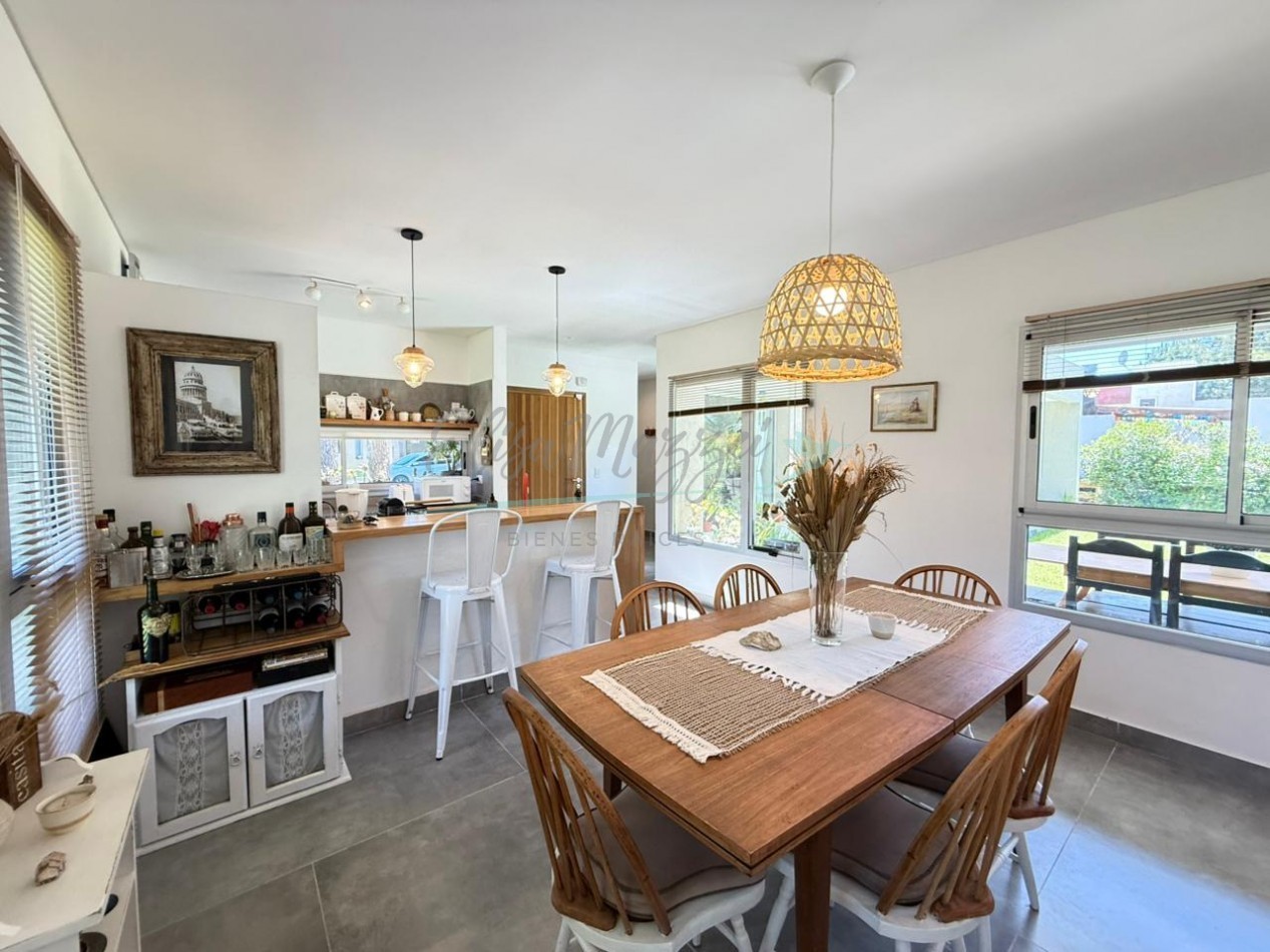 CASA EN VENTA - PINAMAR 