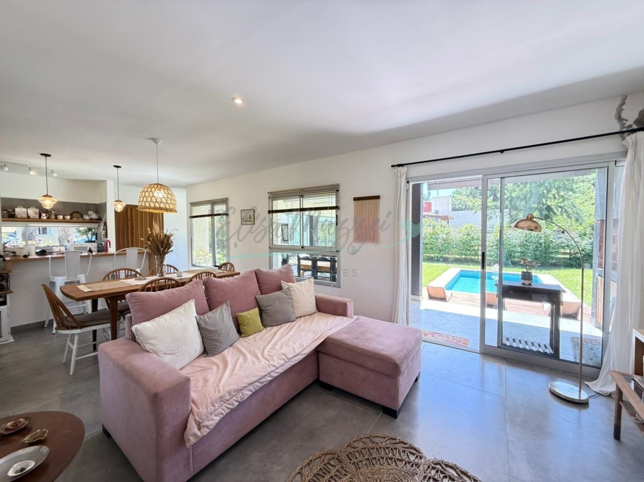 CASA EN VENTA - PINAMAR 