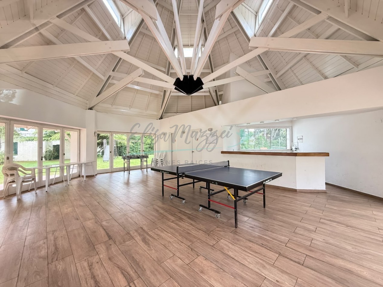 CASA EN VENTA - PINAMAR 