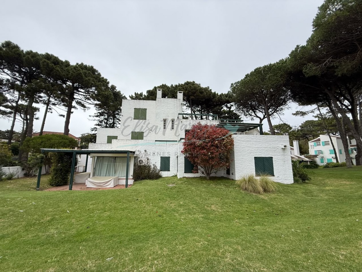 CASA EN VENTA - PINAMAR 