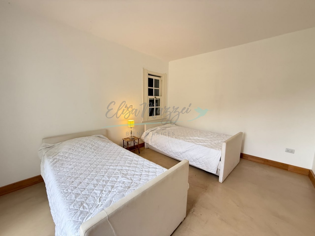 CASA EN VENTA - PINAMAR 