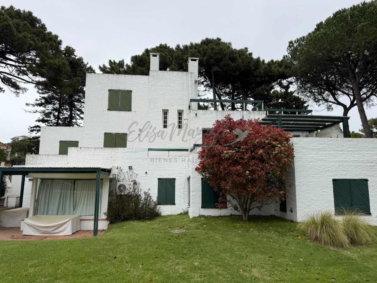 CASA EN VENTA - PINAMAR 