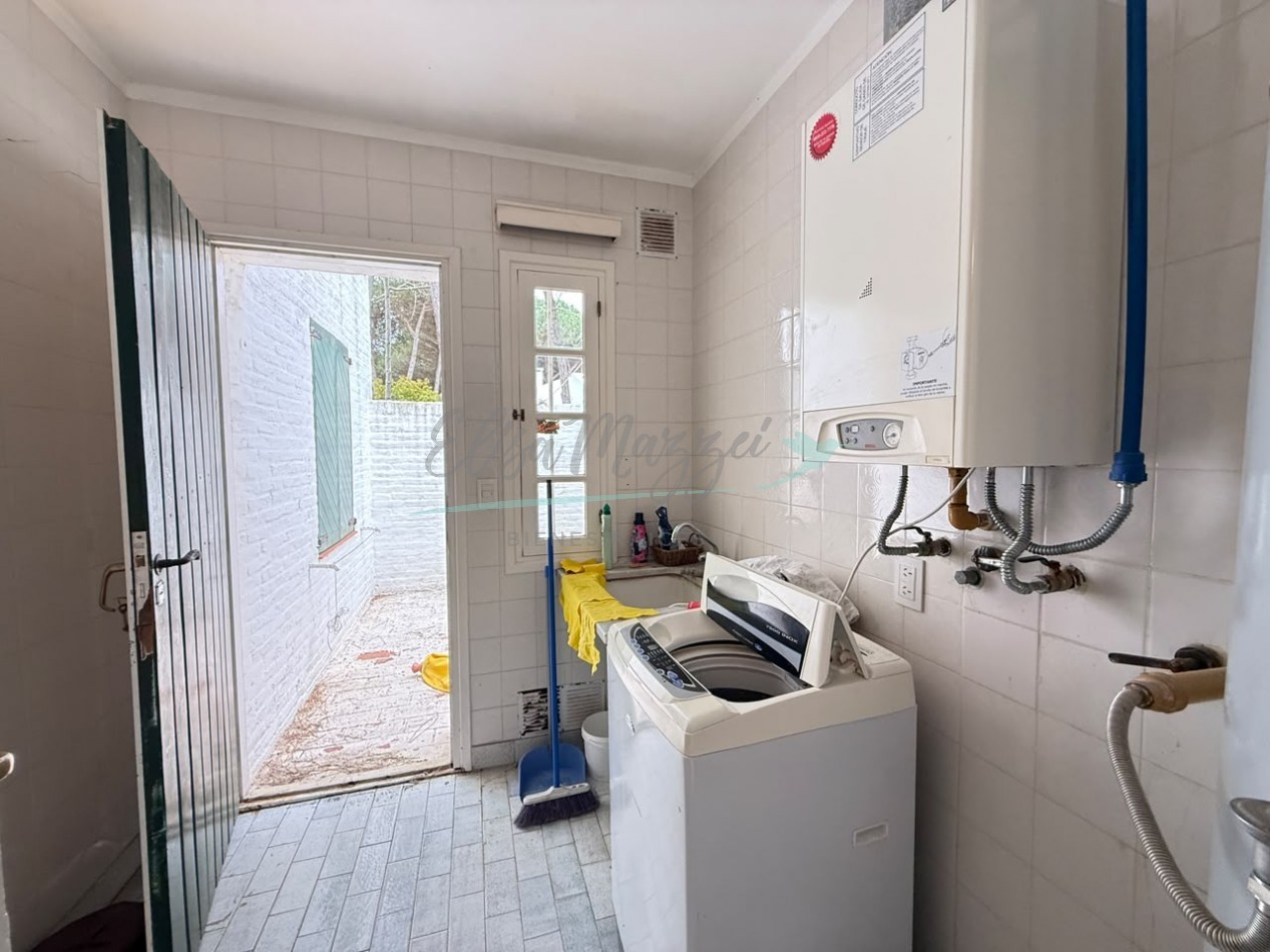CASA EN VENTA - PINAMAR 