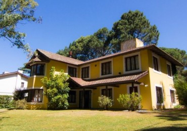 CASA EN VENTA - PINAMAR