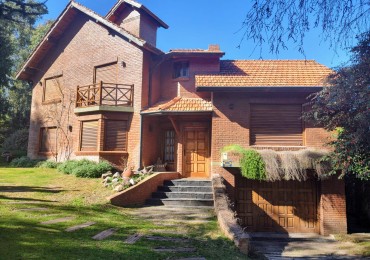 CASA EN VENTA SOBRE DOS LOTES - PINAMAR