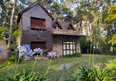 CASA EN VENTA - VALERIA DEL MAR - DOS LOTES