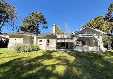 CASA EN VENTA - VALERIA DEL MAR - PINAMAR 