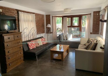 CASA EN VENTA - MAR DE LAS PAMPAS