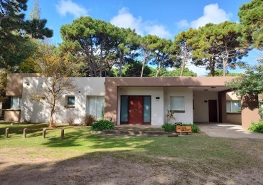 CASA EN VENTA - PINAMAR